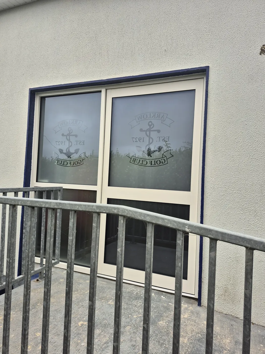 Frosted glass manifestation on a commercial partition